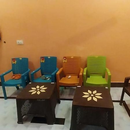 Aadi Shakti Bhawan Hotel Ayodhya ภายนอก รูปภาพ